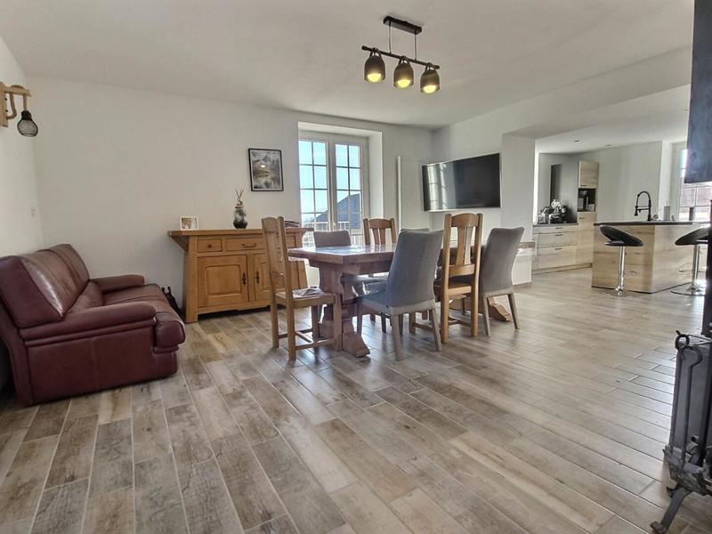 Maison - 180 m² - 9 pièces