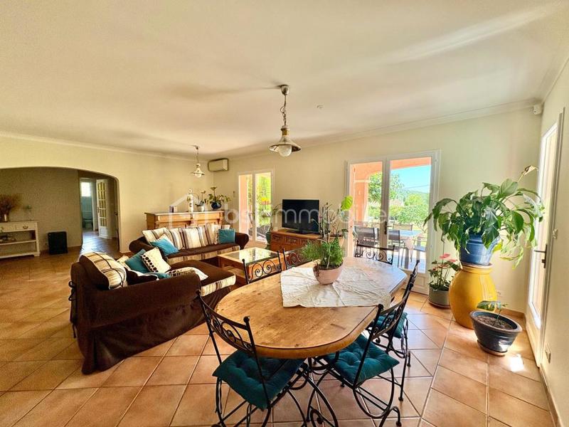 Maison traditionnelle - 120 m² - 4 pièces