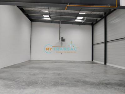 Local d'activité / Entrepôt - 374 m²