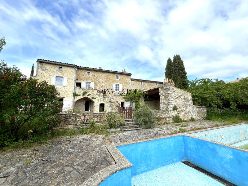 Maison ancienne - 190 m² - 7 pièces