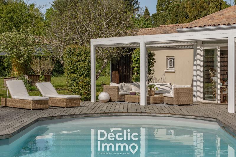 Maison - 235 m² - 7 pièces