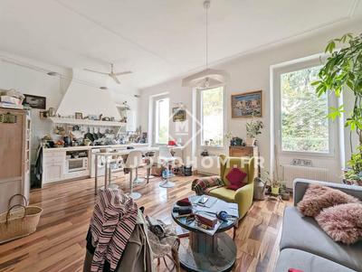 Appartement - 77 m² - 3 pièces