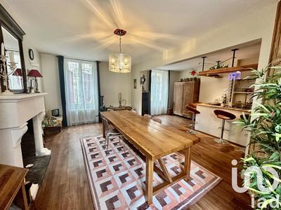 Maison - 327 m² - 12 pièces