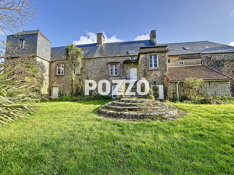 Maison - 439 m² - 16 pièces