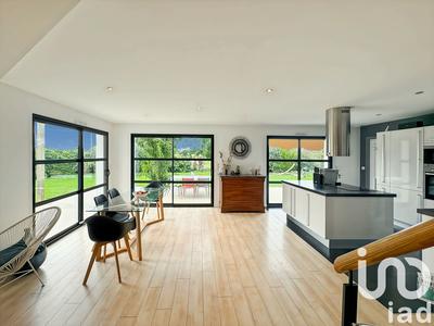 Maison - 137 m² - 7 pièces