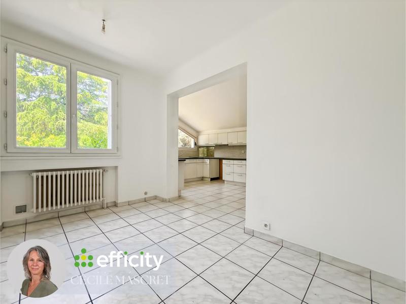 Maison - 182 m² - 7 pièces