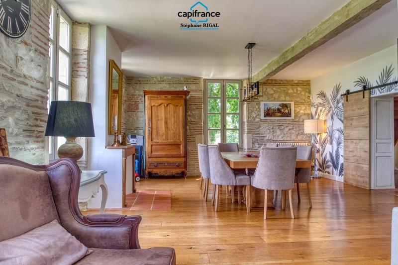 Maison de maîtres - 360 m² - 10 pièces