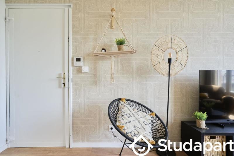 Chambre - 11 m² - 1 pièce