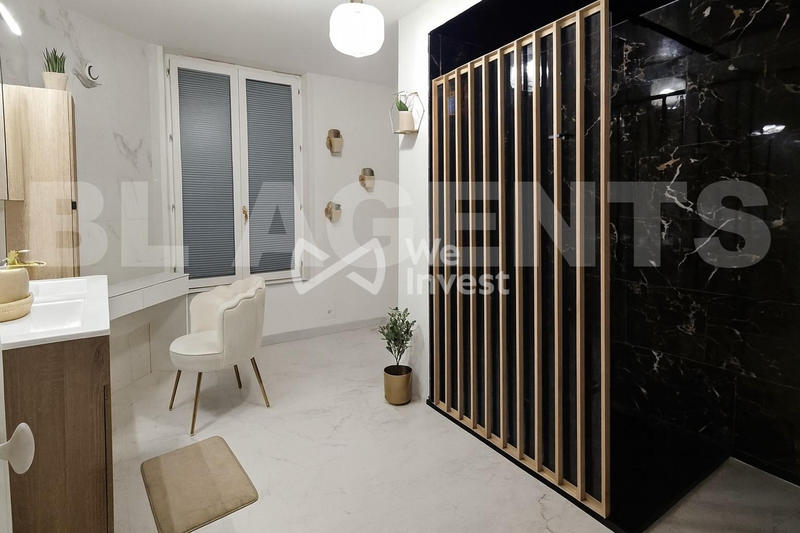 Maison - 200 m² - 6 pièces