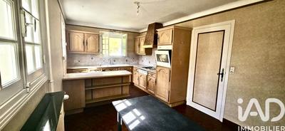 Maison - 152 m² - 8 pièces