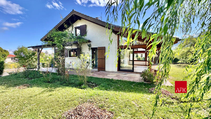 Maison - 235 m² - 7 pièces