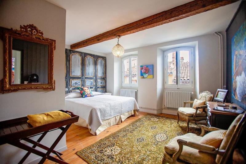 Maison - 446 m² - 12 pièces