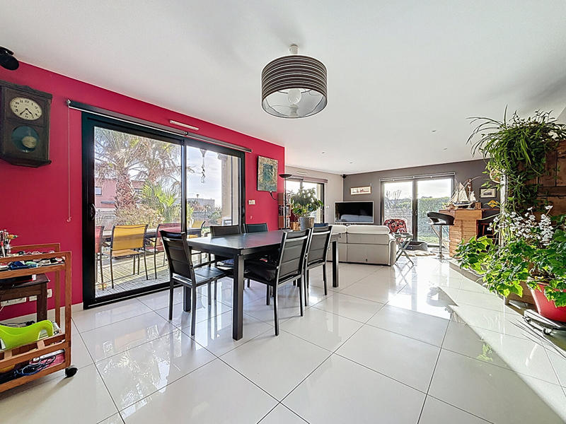 Maison - 143 m² - 6 pièces