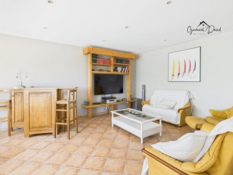 Villa - 214 m² - 9 pièces