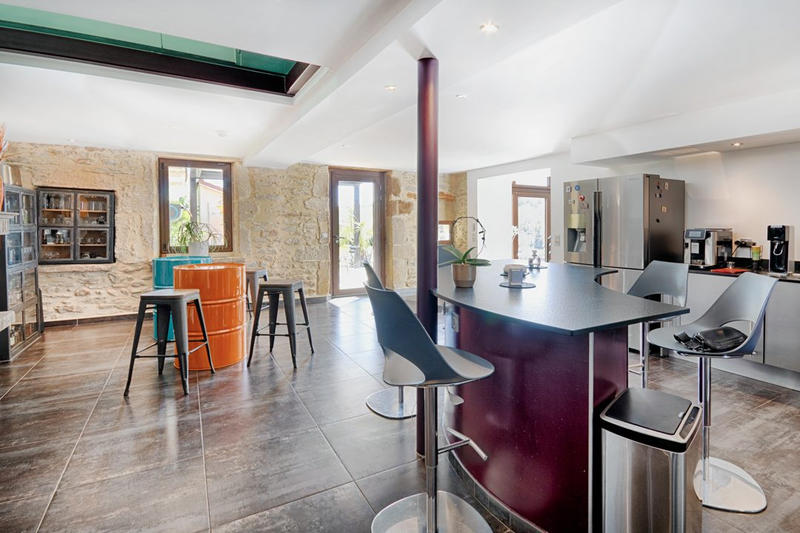 Bastide - 248 m² - 9 pièces