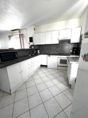 Appartement - 80 m² - 4 pièces