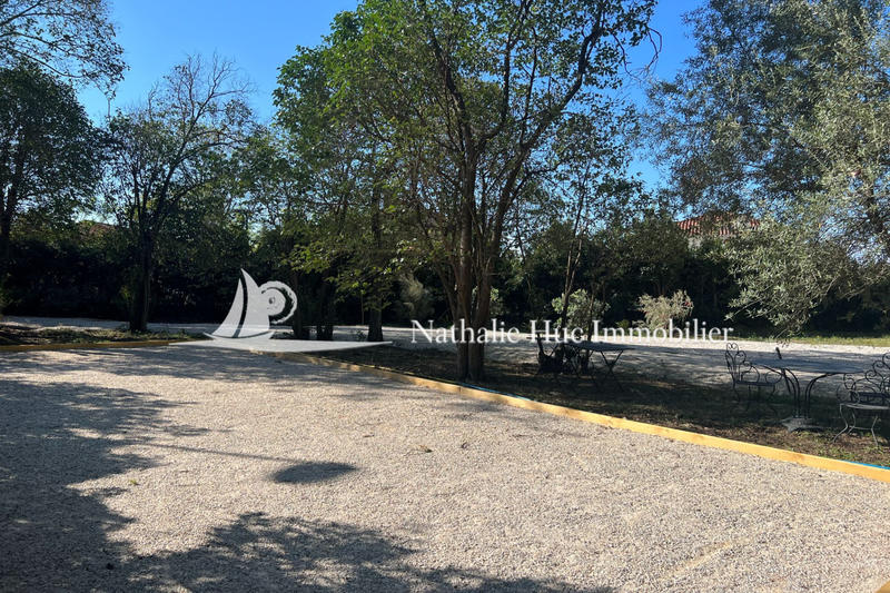 Maison - 300 m² - 7 pièces