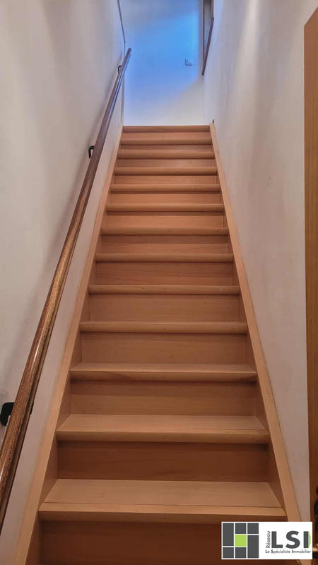 Maison - 141 m² - 9 pièces