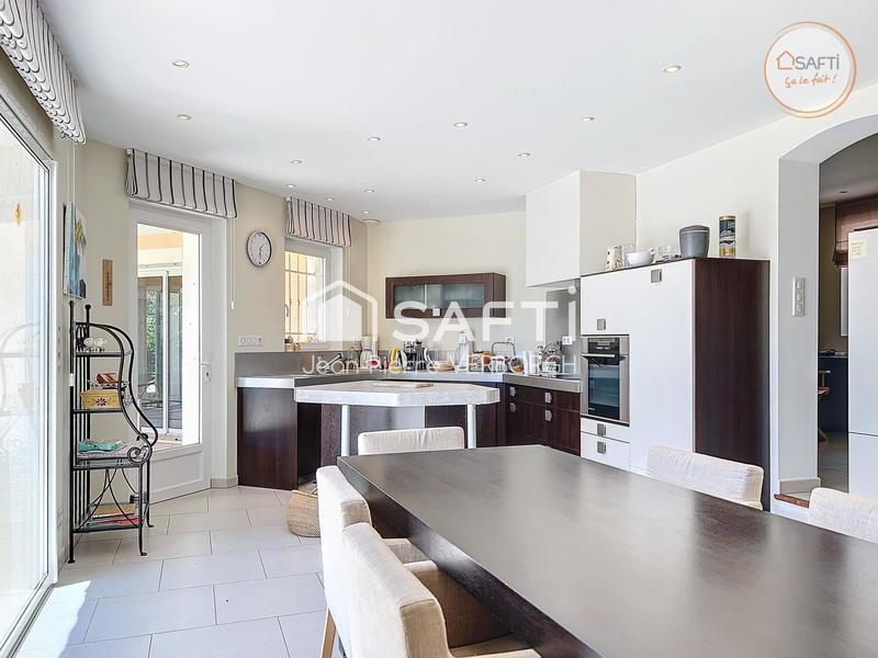 Maison - 170 m² - 5 pièces