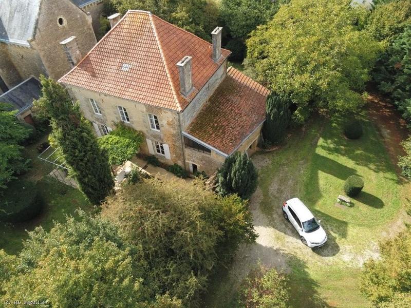 Maison - 230 m² - 8 pièces