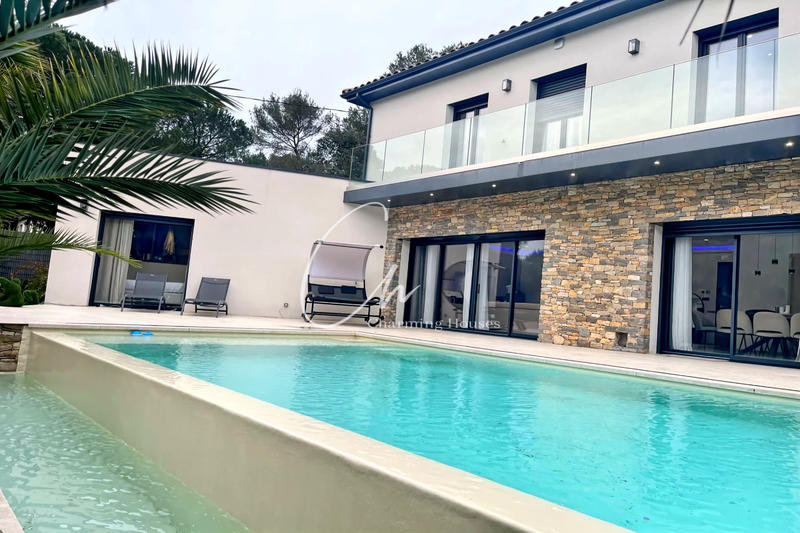 Maison contemporaine - 187 m² - 6 pièces