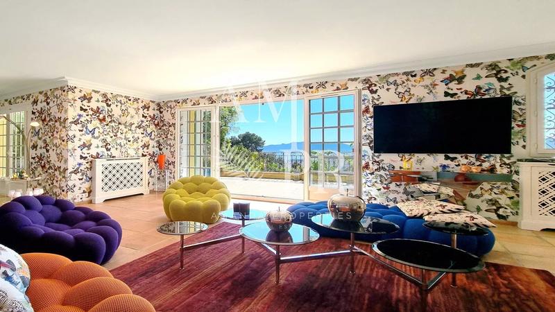 Maison - 273 m² - 7 pièces