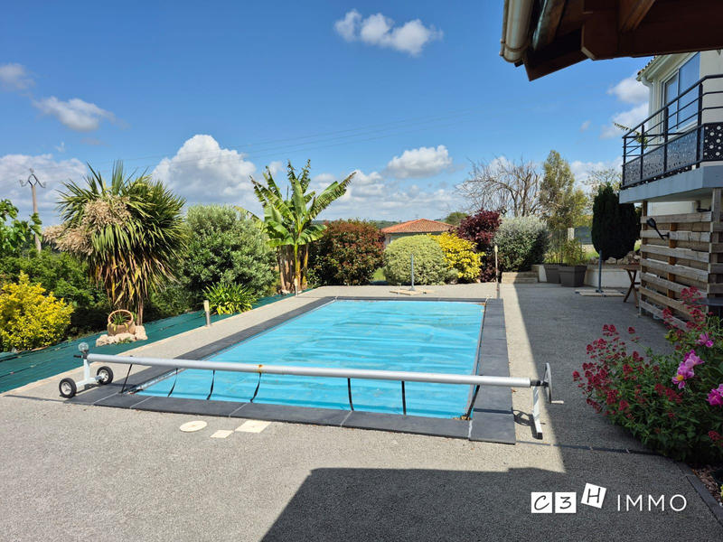 Maison - 165 m² - 5 pièces