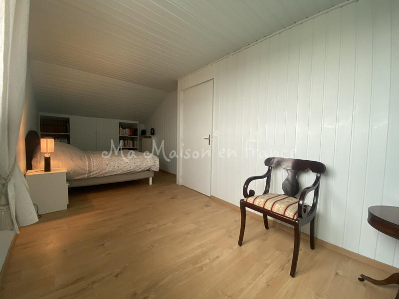 Maison - 200 m² - 7 pièces