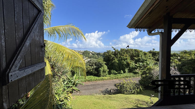 Maison - 84 m² - 4 pièces