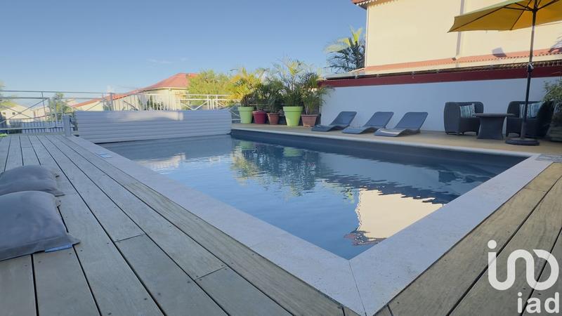 Maison - 245 m² - 8 pièces