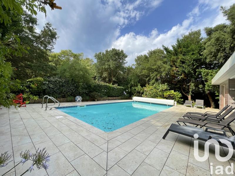 Maison - 290 m² - 12 pièces