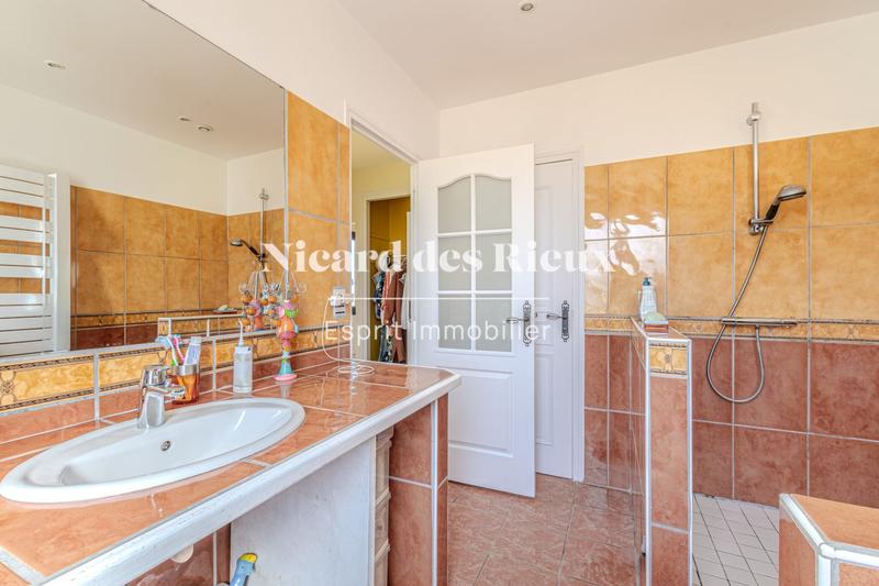 Maison - 260 m² - 7 pièces