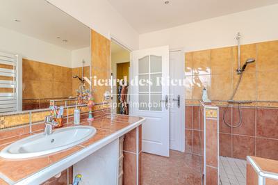 Maison - 260 m² - 7 pièces