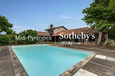 Maison - 307 m² - 9 pièces