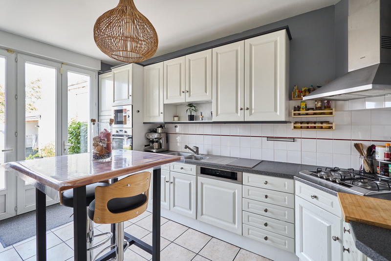 Maison - 202 m² - 8 pièces