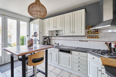 Maison - 202 m² - 8 pièces