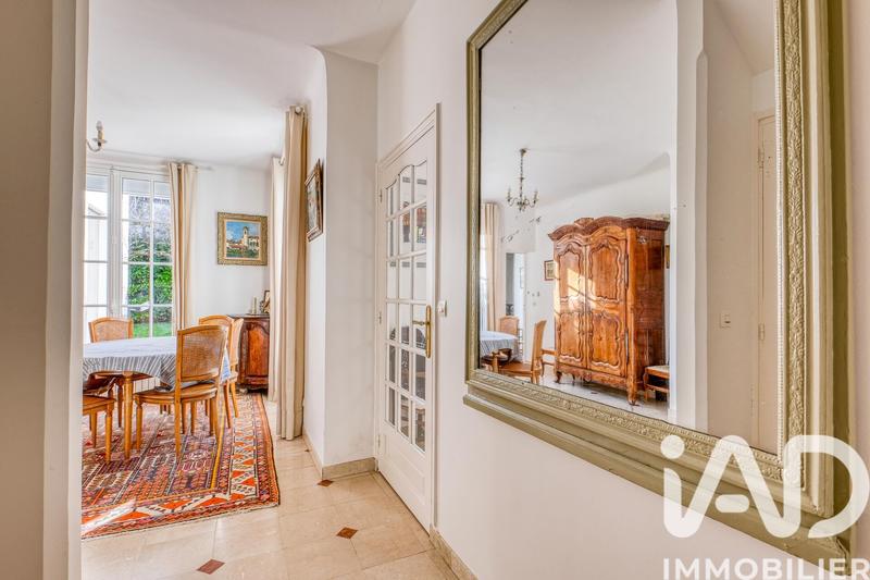 Maison - 186 m² - 8 pièces