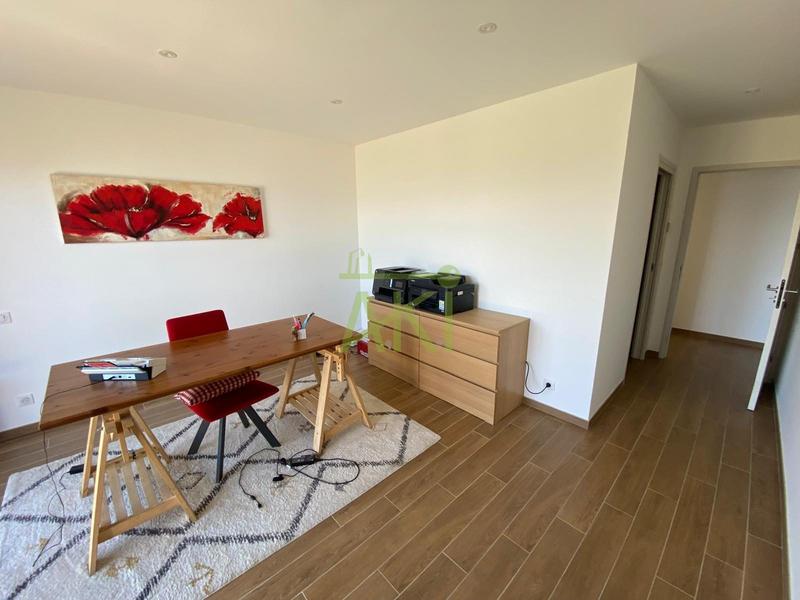 Maison contemporaine - 289 m² - 7 pièces