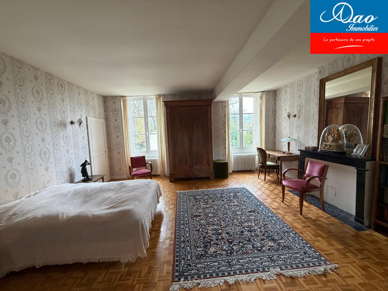 Maison - 240 m² - 9 pièces