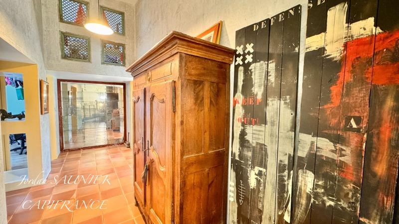 Propriété - 407 m² - 10 pièces