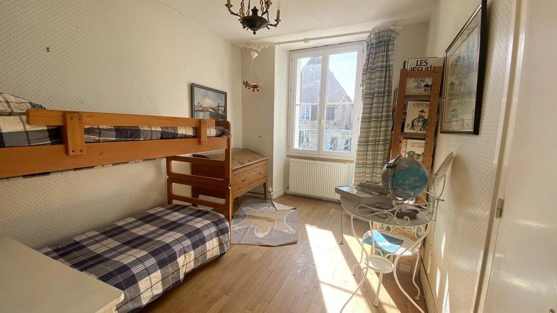 Maison - 343 m² - 12 pièces