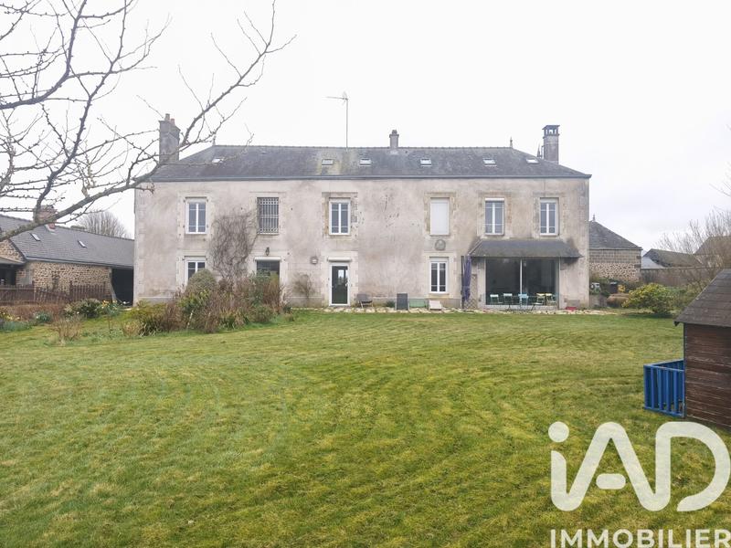 Maison - 242 m² - 8 pièces