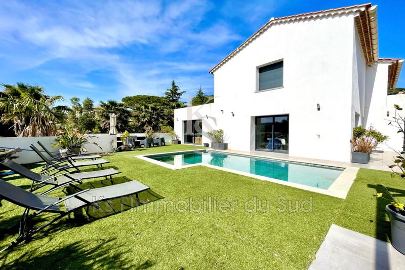Villa - 297 m² - 9 pièces