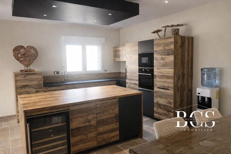 Maison - 94 m² - 5 pièces