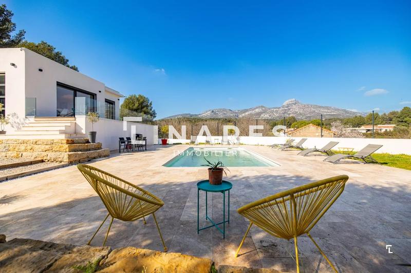 Maison - 180 m² - 5 pièces