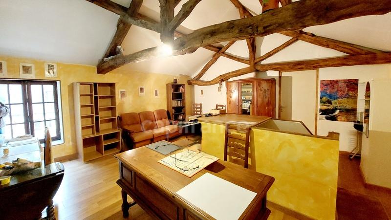 Maison - 230 m² - 10 pièces