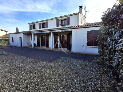 Maison - 191 m² - 8 pièces