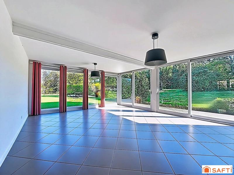 Maison - 372 m² - 12 pièces