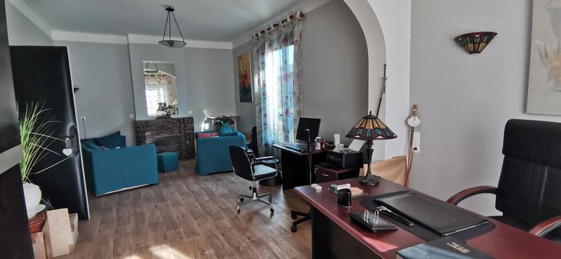 Villa - 302 m² - 13 pièces