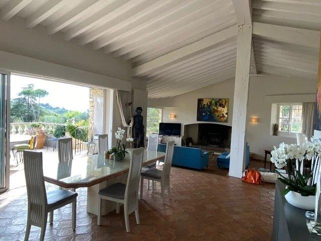 Maison - 350 m² - 8 pièces